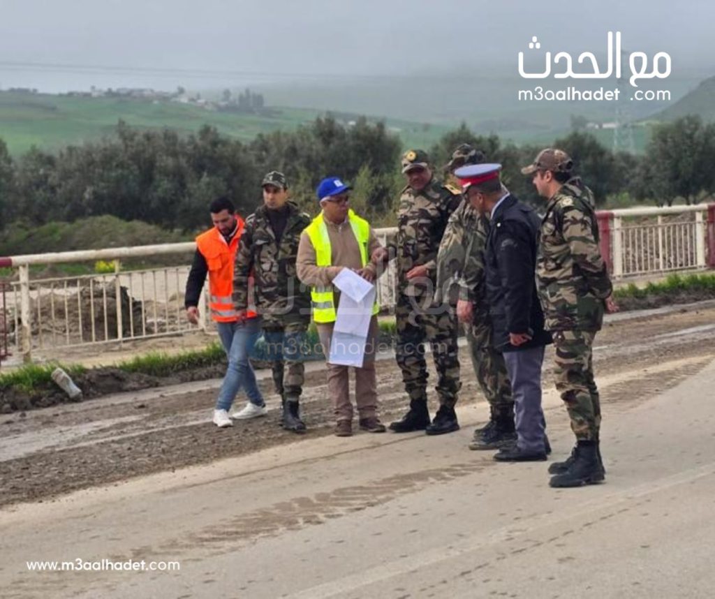 رفع العلم الوطني بمفوضية القصر الكبير إيذانا باستئناف الخدمات الأمنية بعد الفيضانات